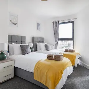 Aparthotel Heathrow Haven: Stylish In The Heart Of 